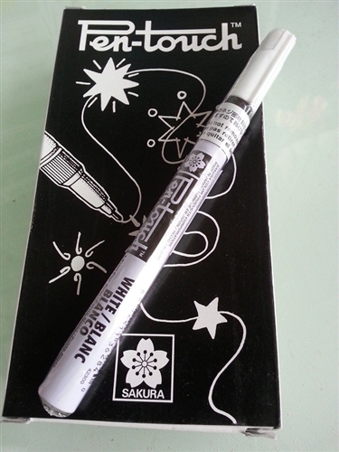 Sakura Pen-Touch Paint Marker - Medium - White